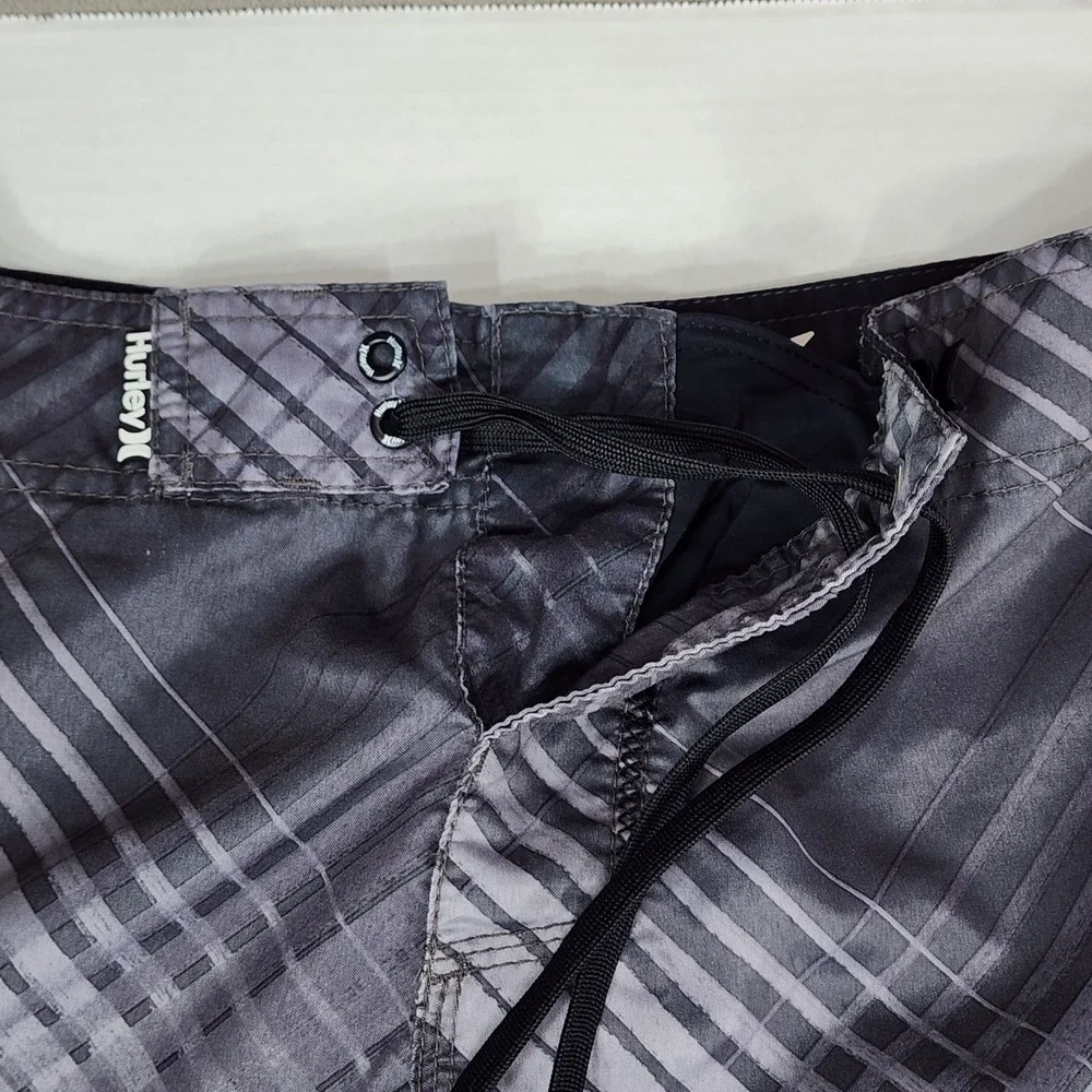 Hurley Board Short sz 30 Men Gray Abstract Plaid Swim Surfer Skater Beach Preppy